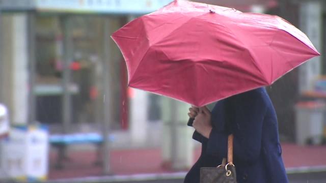 날씨] 내일∼모레 강한 비...수요일부터 영하권 강추위 | Ytn